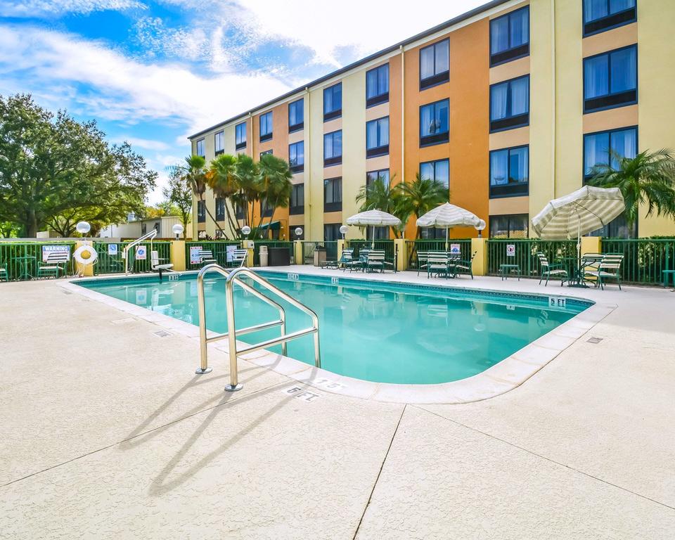 Comfort Suites Tampa Brandon