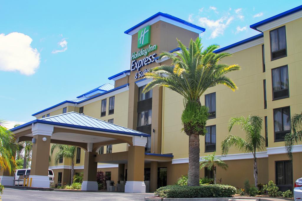 Holiday Inn Express Hotel and Suites Tampa-Rocky Point Island