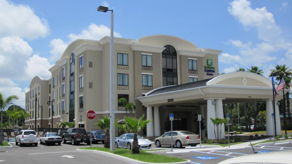 Holiday Inn Exp Stes Usf Busch