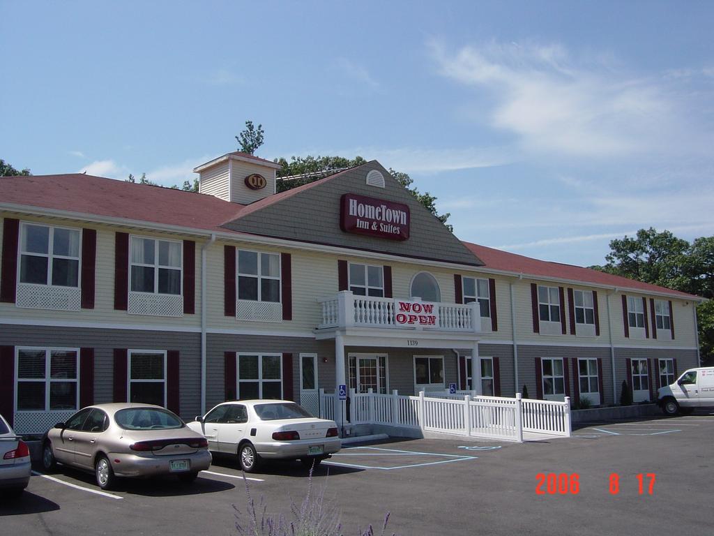 Hometown Inn and Suites