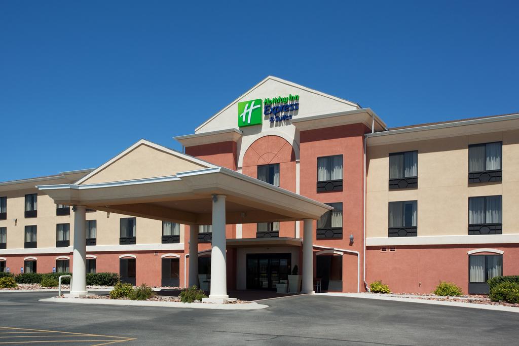 Holiday Inn Express Suites Douglas