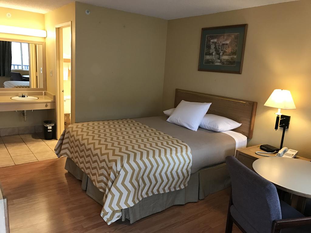 Travelodge Tacoma Near McChord AFB