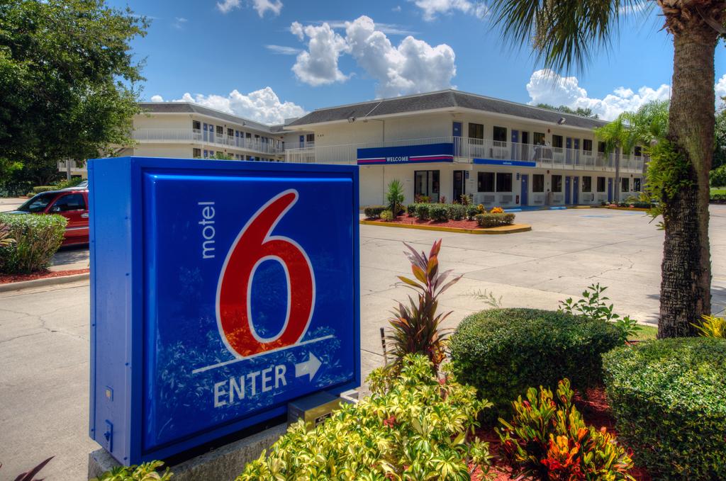 Motel 6 Bradenton