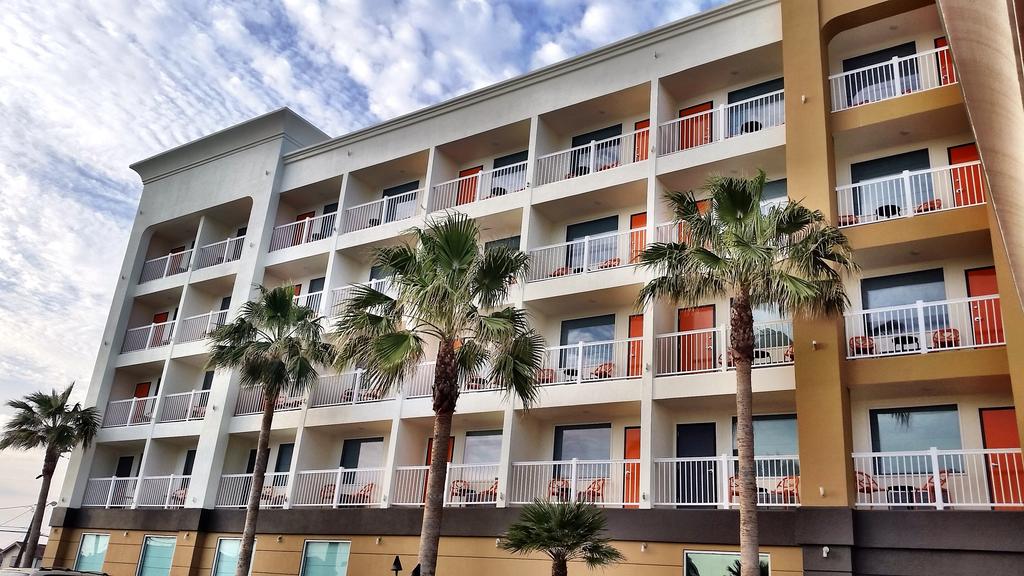 DoubleTree by Hilton Galveston Beach