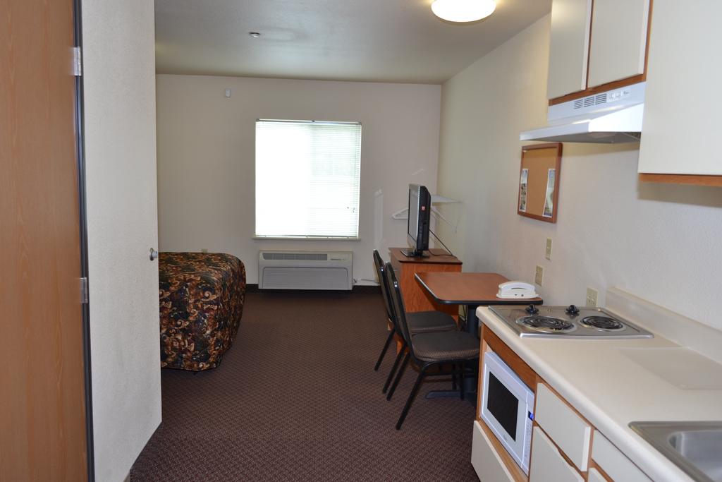 WoodSpring Suites Midland