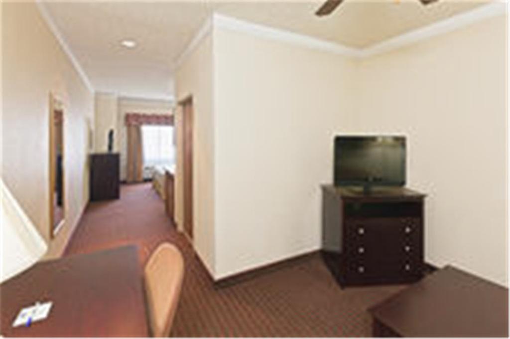 Holiday Inn Exp Ste Plainview