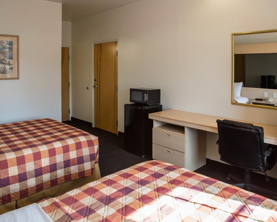 Rodeway Inn and Suites Shallotte