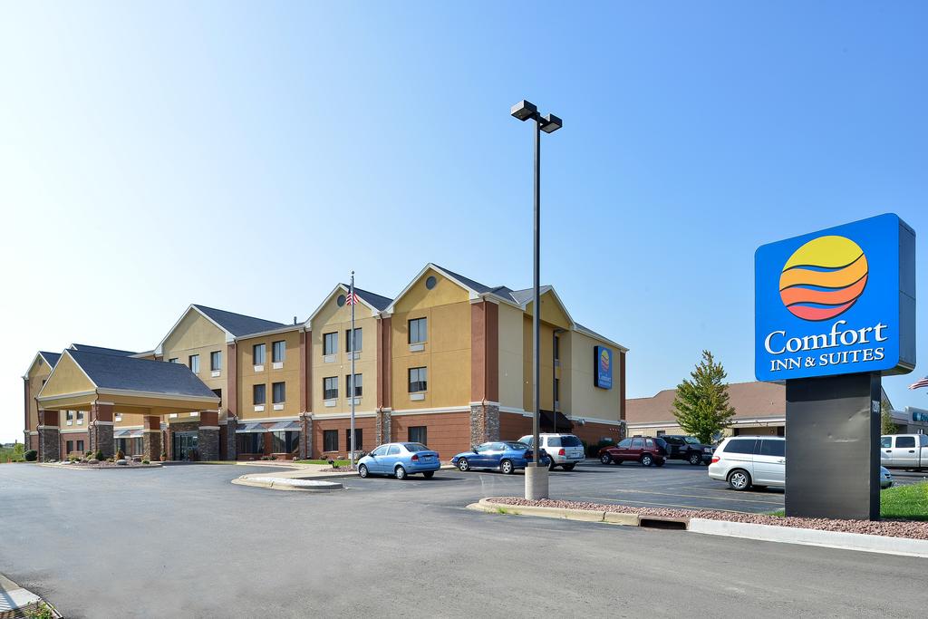 Comfort Inn and  Suites Kenosha