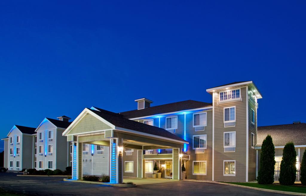 Holiday Inn Express and Suites New Buffalo