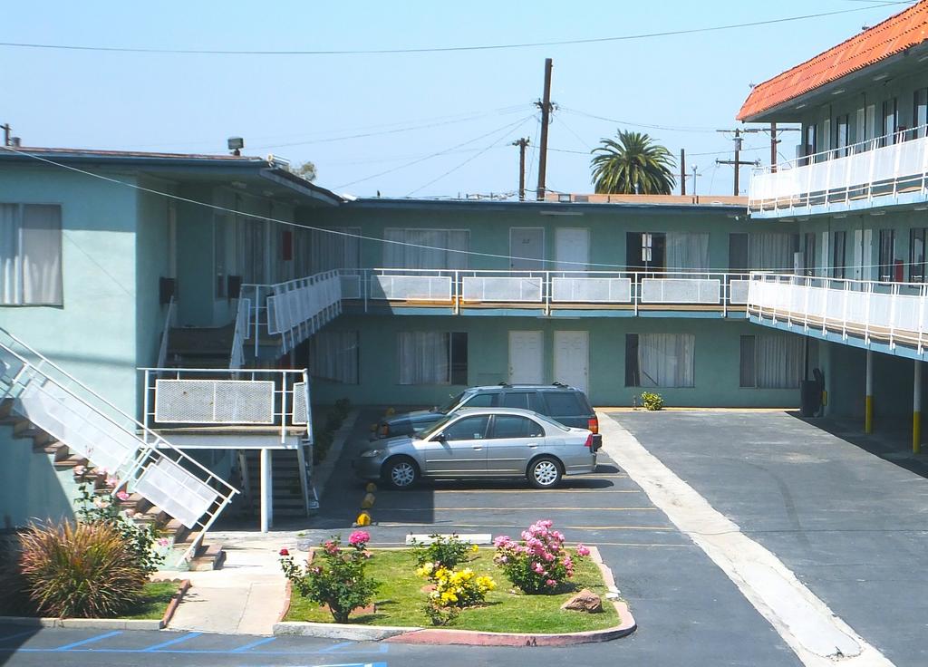 Long Beach Motel