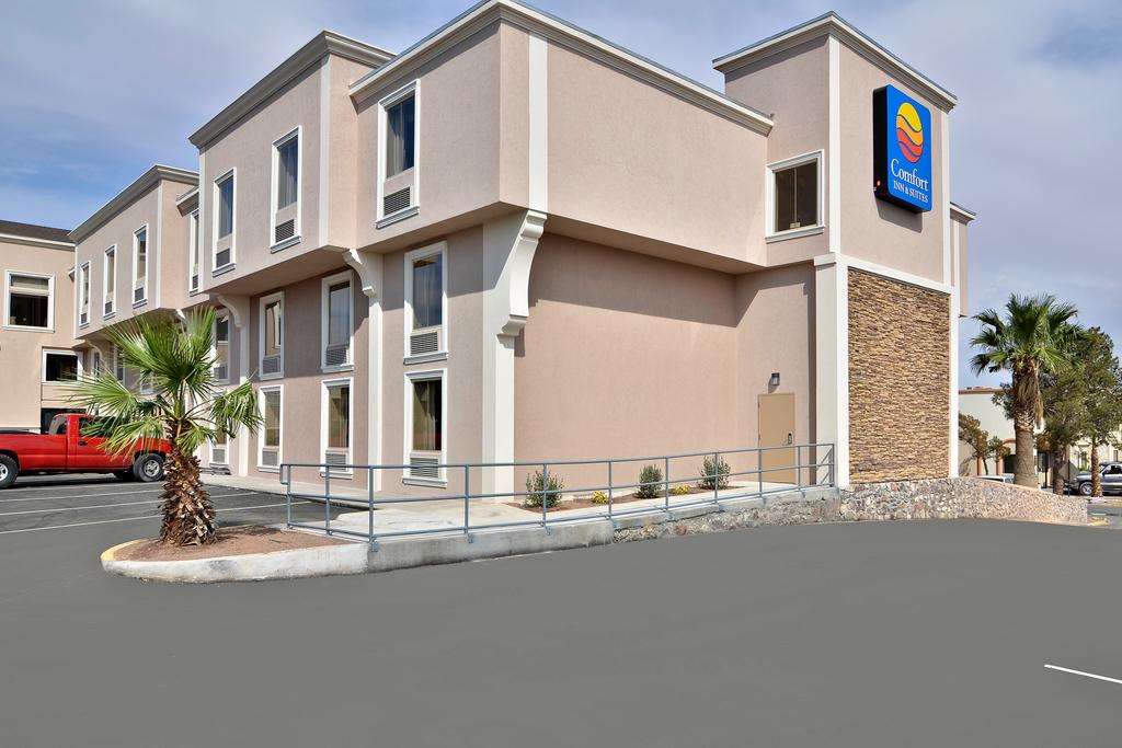 Comfort Inn and Suites I-10 Airport