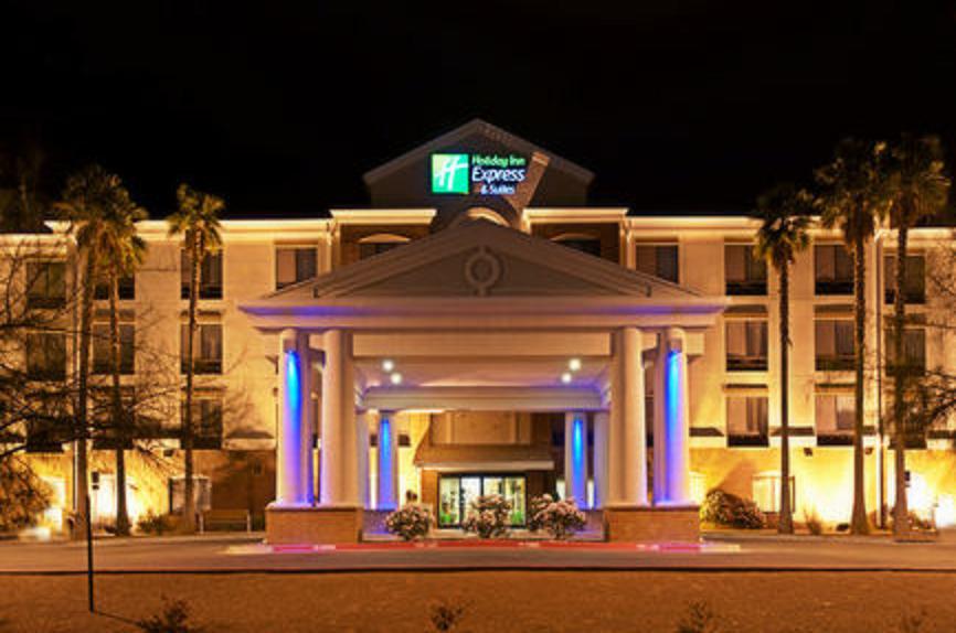 Holiday Inn Express Suites I 10 East