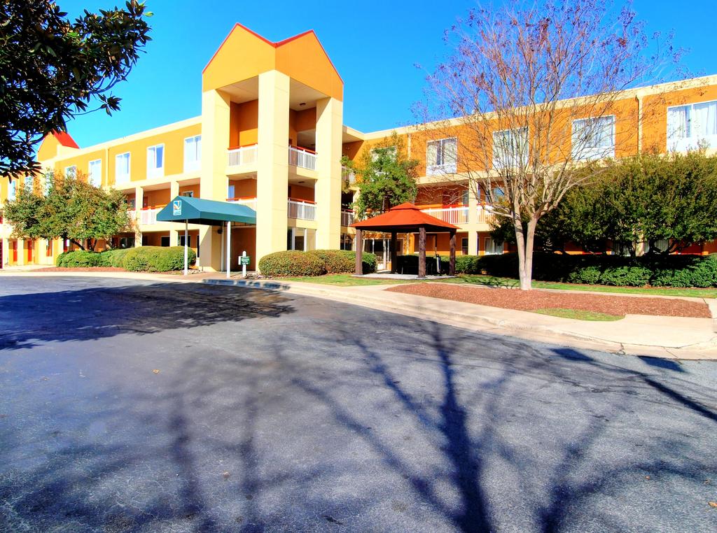 QUALITY INN AND SUITES Medical Park