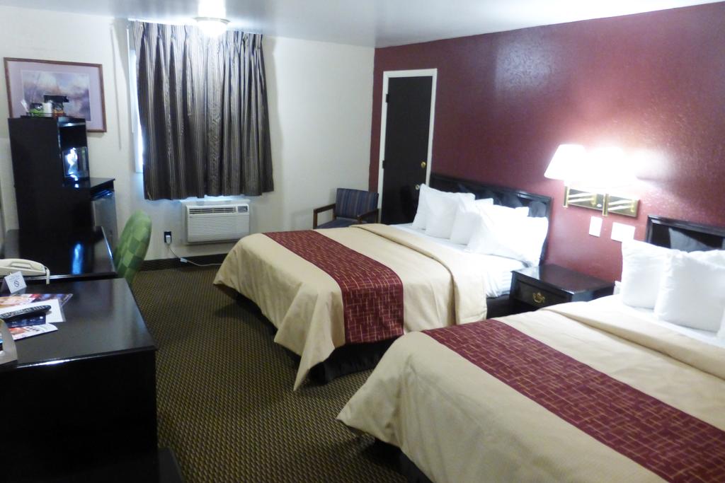 Red Roof Inn and Suites-Piqua