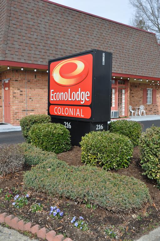 Econo Lodge Colonial