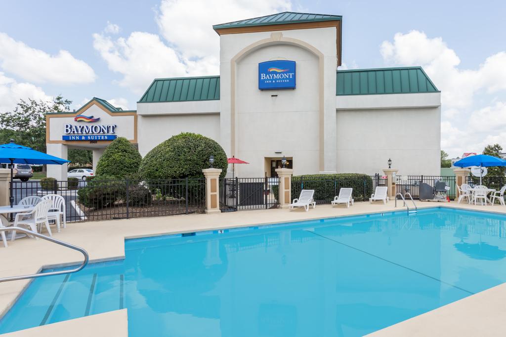 Baymont Inn and Suites Greensboro Coliseum