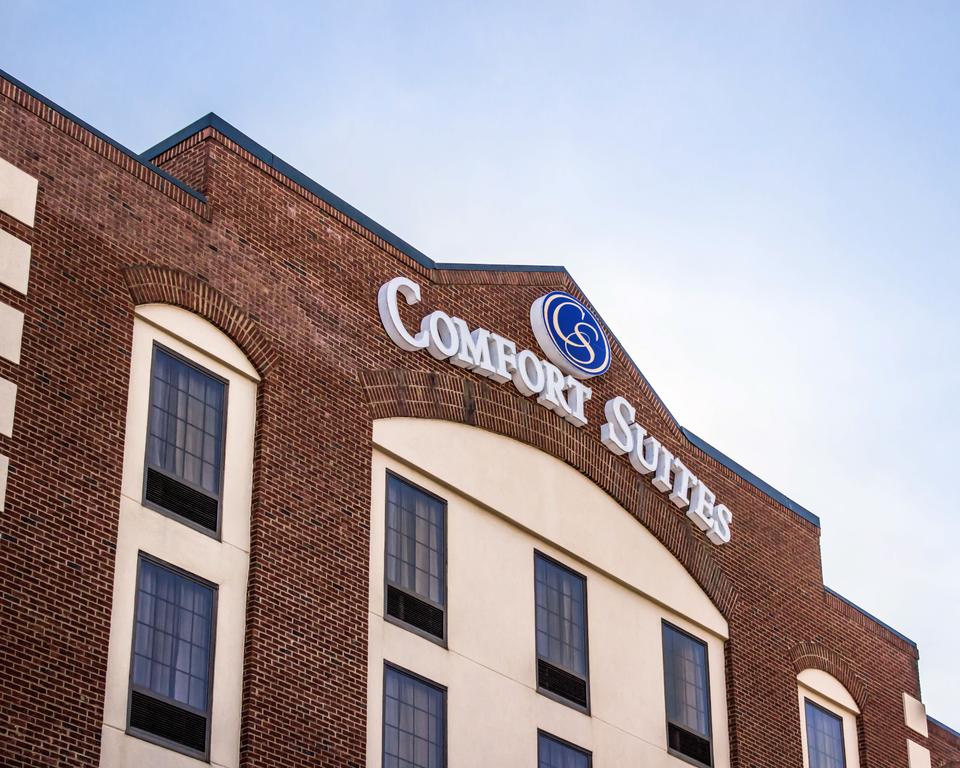 Comfort Suites Greensboro Airport