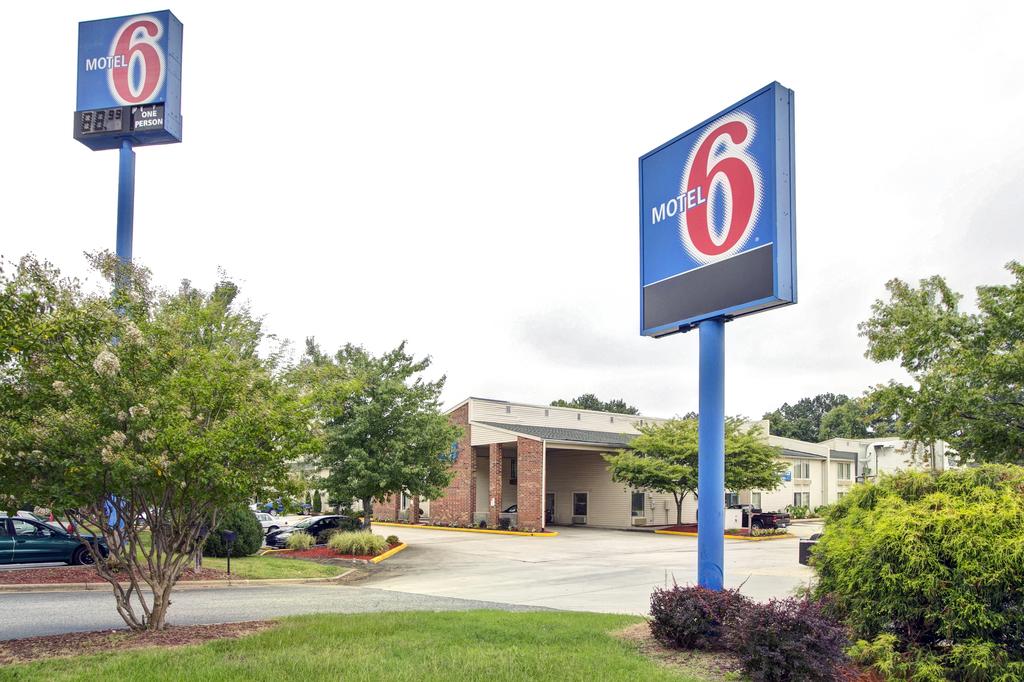 Motel 6 Greensboro Airport