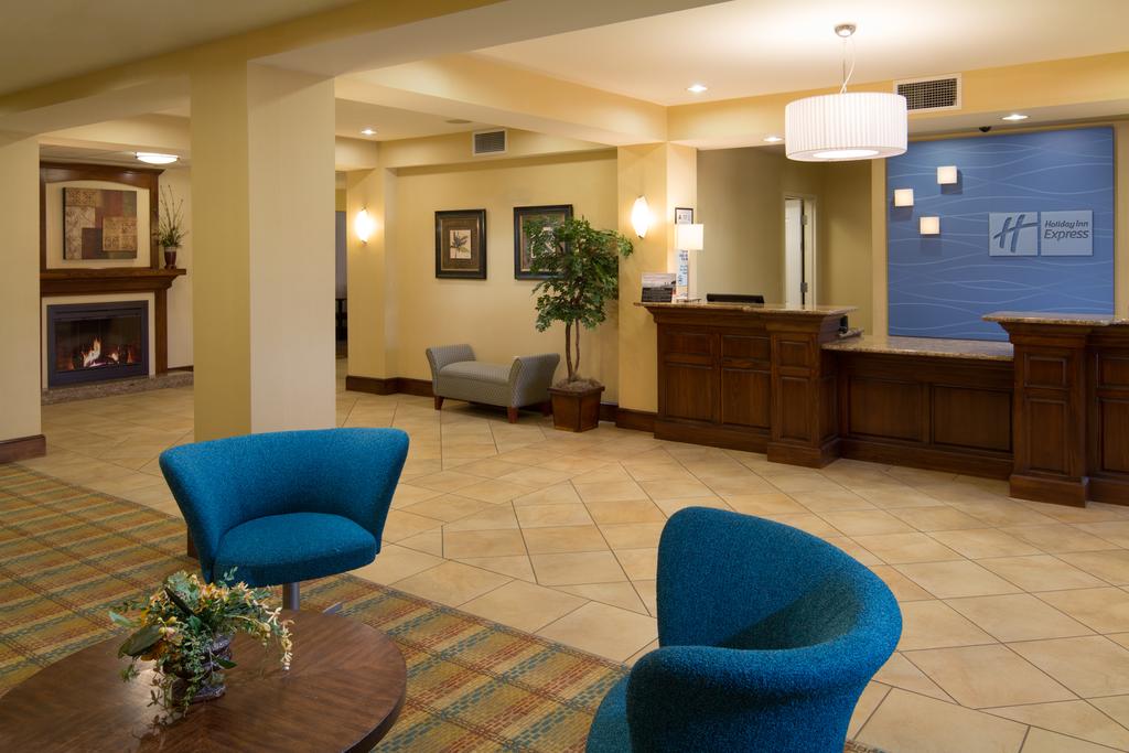 Holiday Inn Express Suites Airport Greensboro