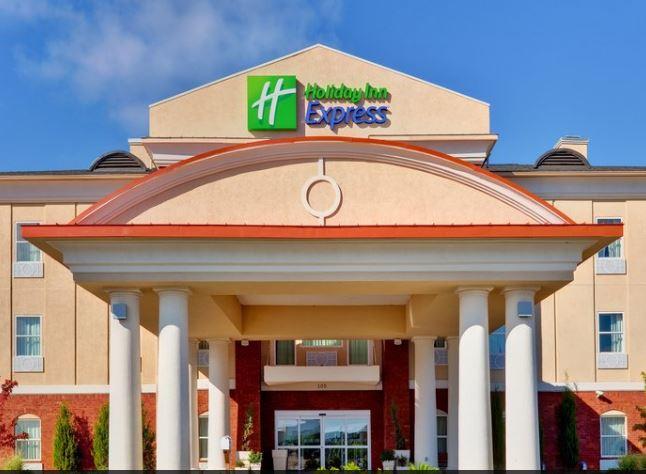 Holiday Inn Express Mccomb