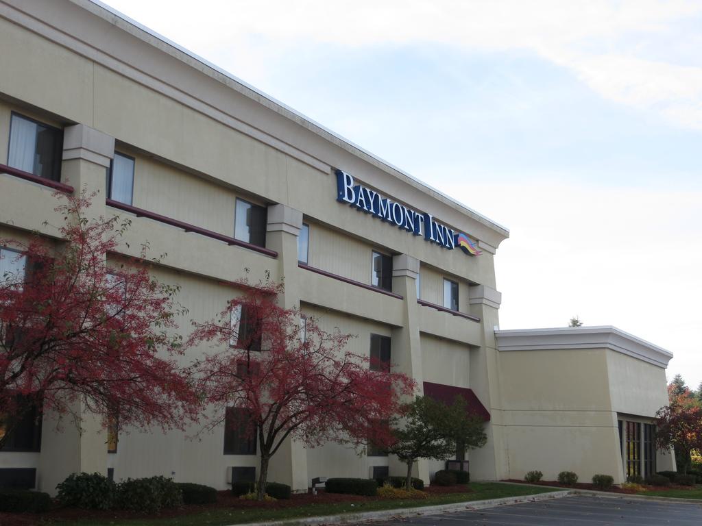 Baymont Inn and Suites Traverse City