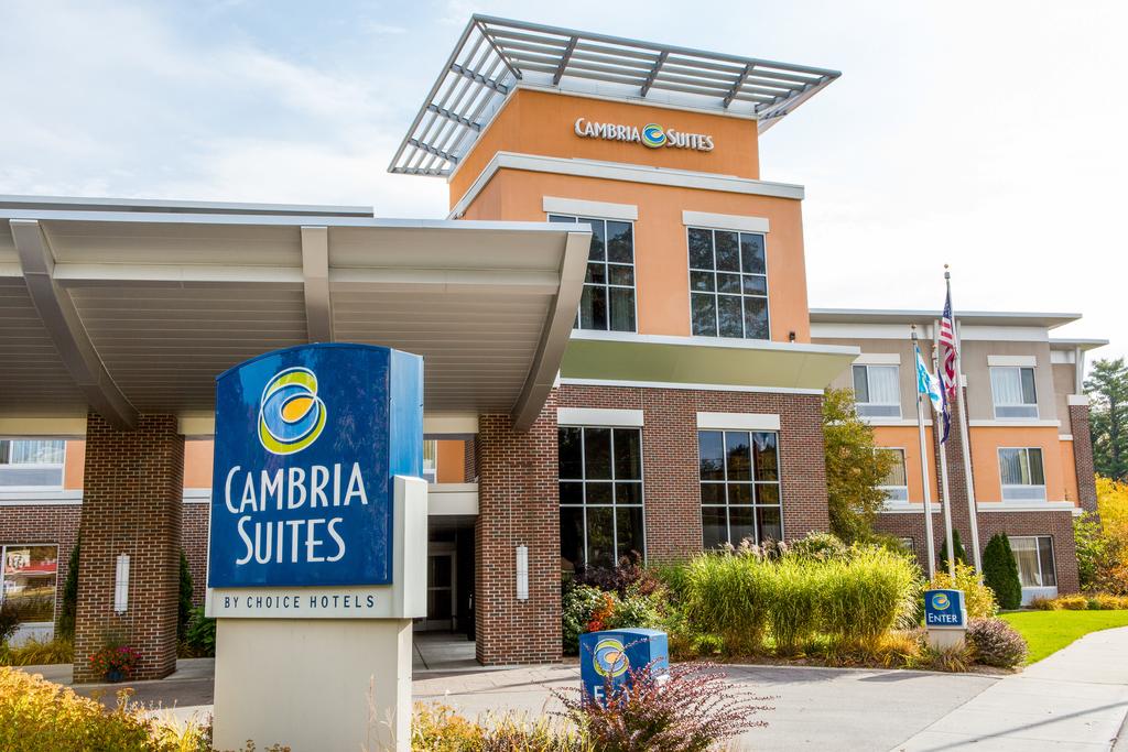 Cambria hotel and suites Traverse City