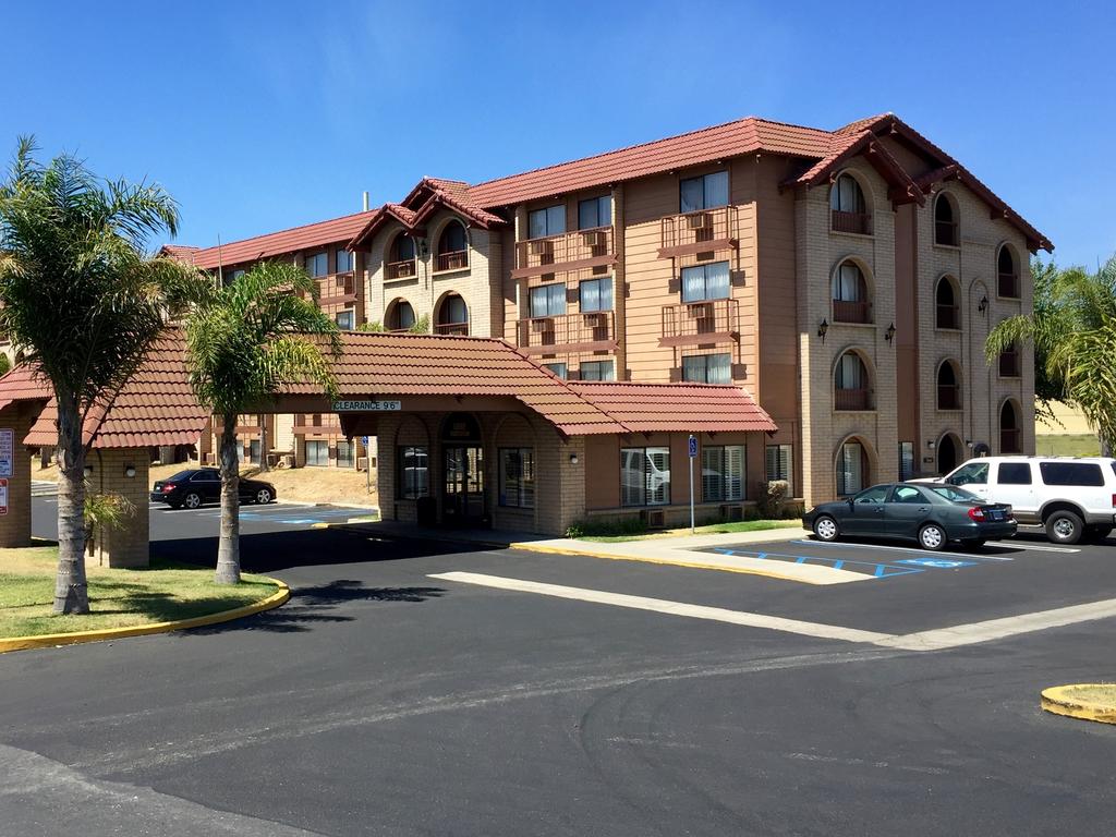 Lompoc Valley Inn and Suites