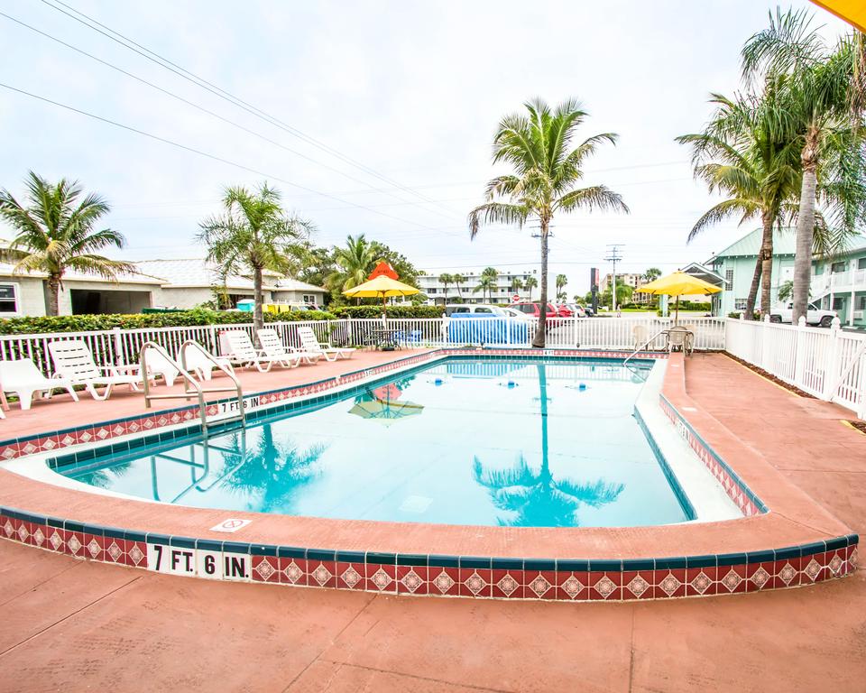 Econo Lodge Cocoa Beach - near the Port