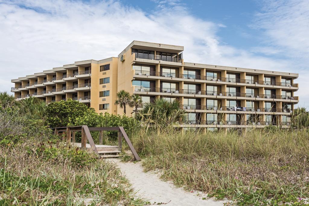 La Quinta Inn and Suites Cocoa Beach Oceanfront