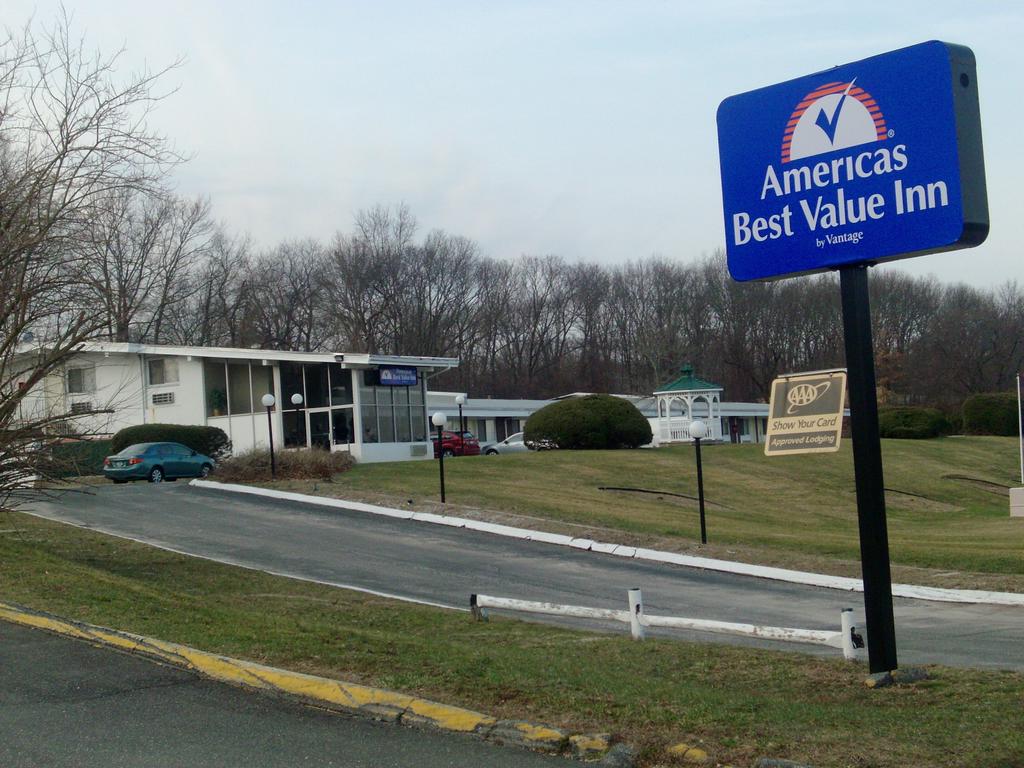 Americas Best Value Inn Smithtown Long Island