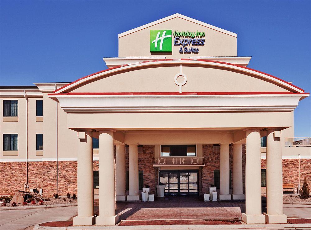 Holiday Inn Exp Stes Clovis