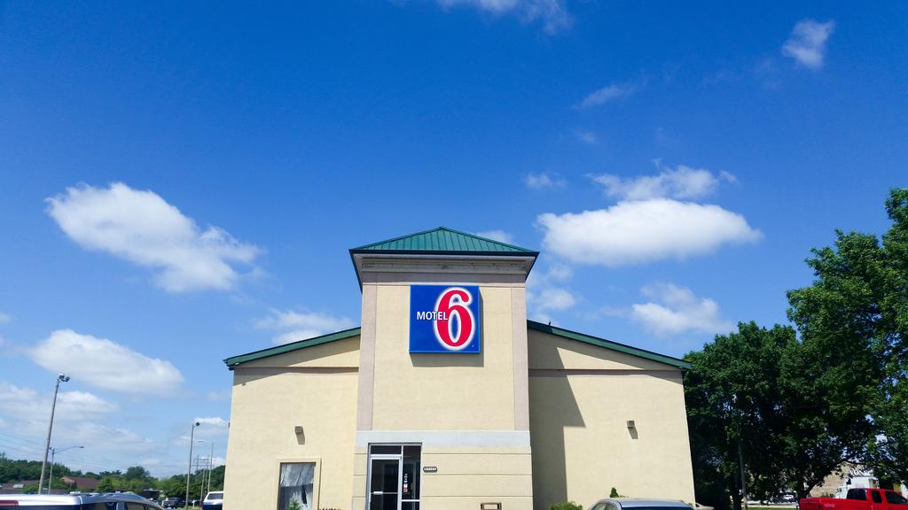 Motel 6 Moline