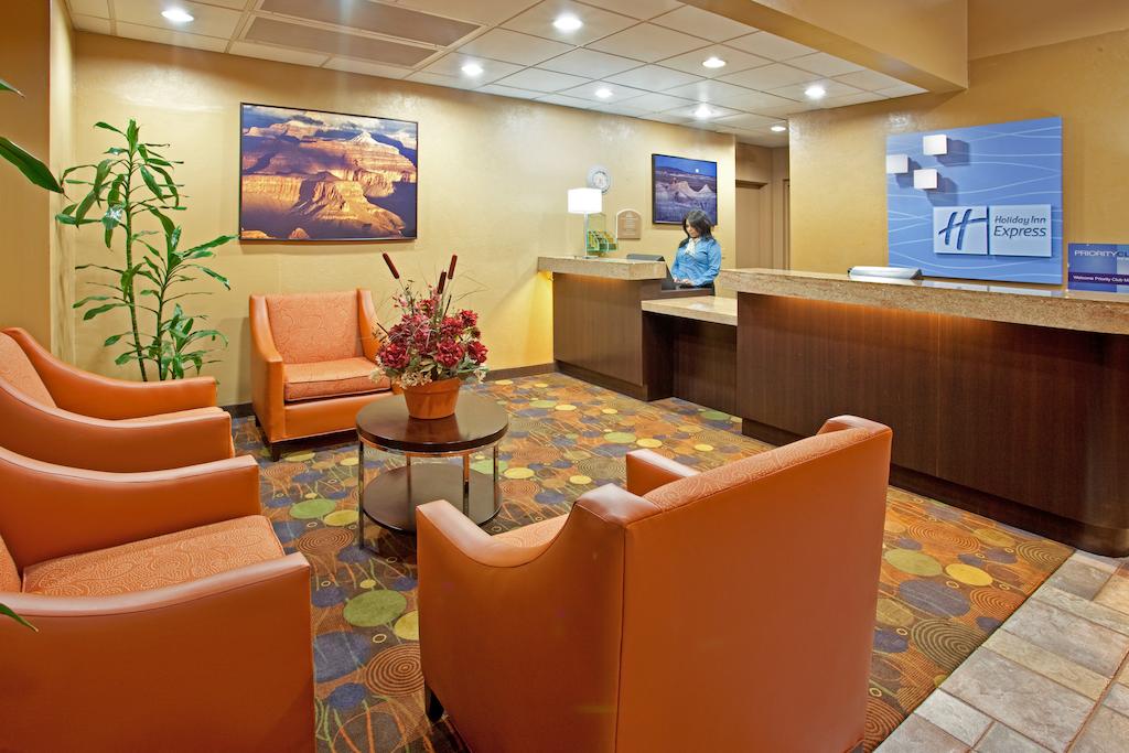 Holiday Inn Express Phoenix-Chandler-Ahwatukee