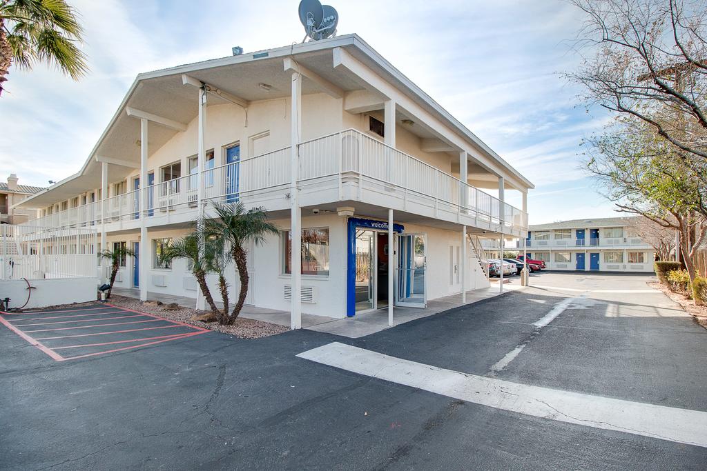 Motel 6 Phoenix East