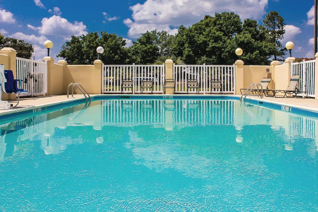 Baymont Inn and Suites Texarkana