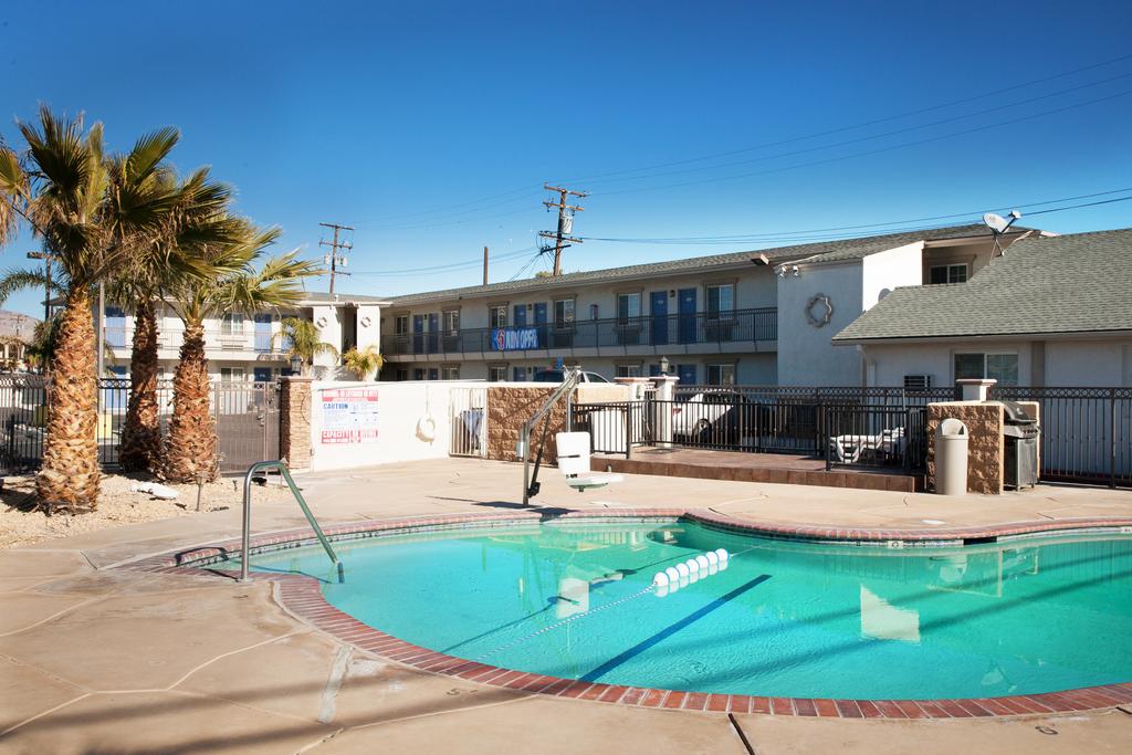 Motel 6 Mojave