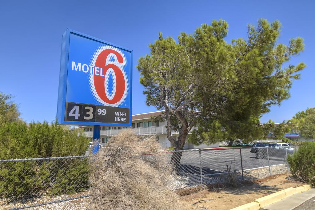 Motel 6 Mojave