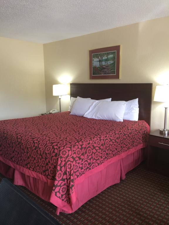 Days Inn Columbia - NE Fort Jackson