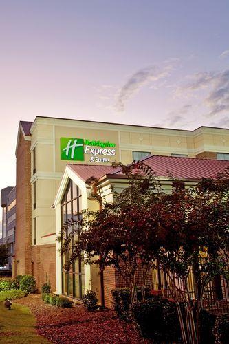 Holiday Inn Express and Suites Downtown