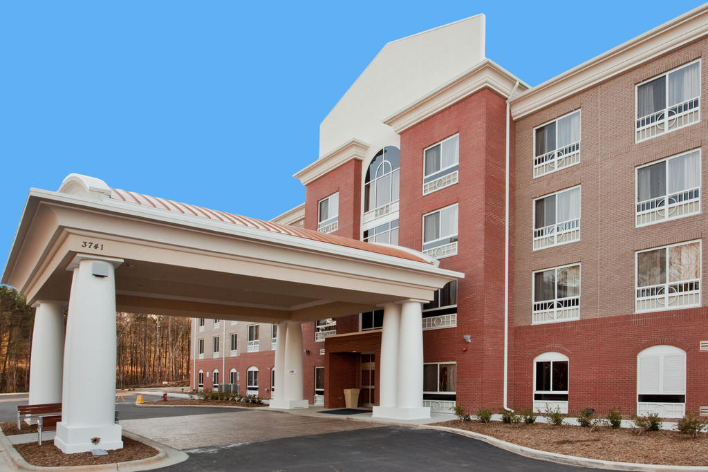 Holiday Inn Express Suites Sw Raleig