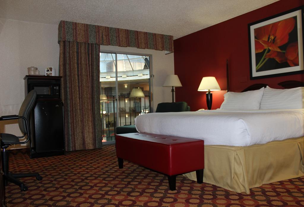 Holiday Inn Des Moines Airport-Conference Center