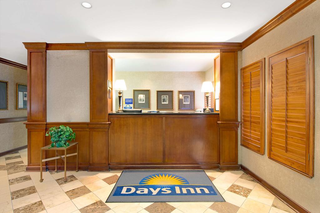 Days Inn St Louis Westport