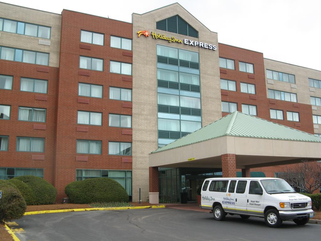 Holiday Inn Express Airport