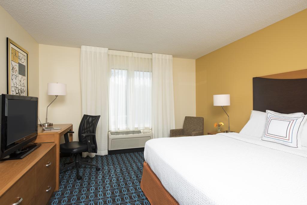 Fairfield Inn and Suites Bloomington