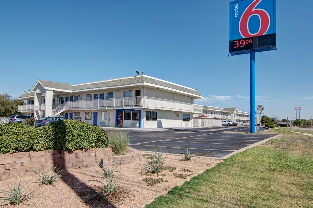 Motel 6 Dallas - Euless