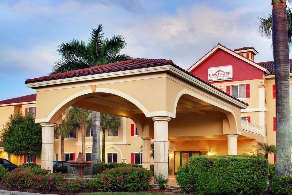 Hawthorn Suites by Wyndham Naples