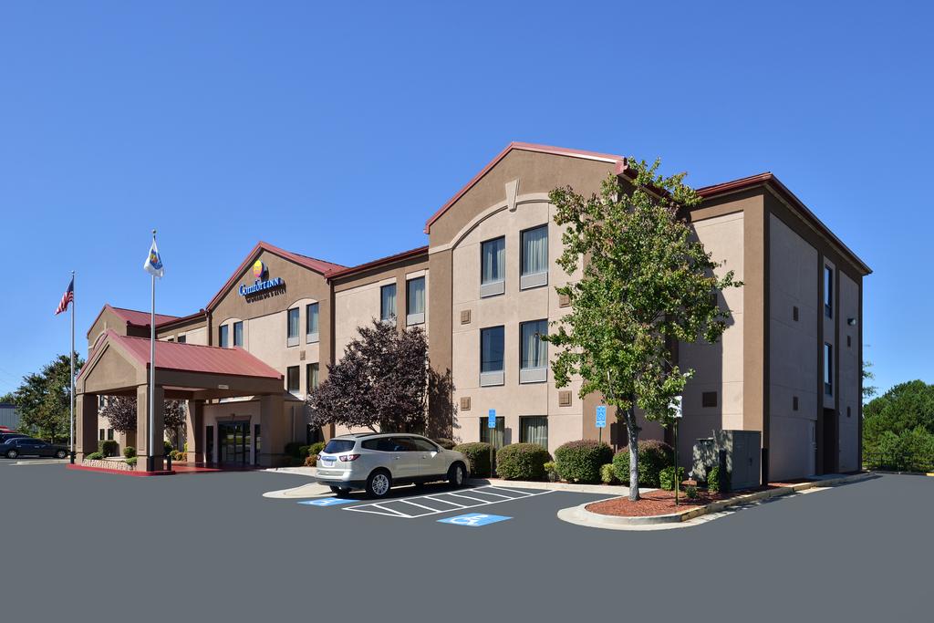 Comfort Inn and Suites - Stone Moutain