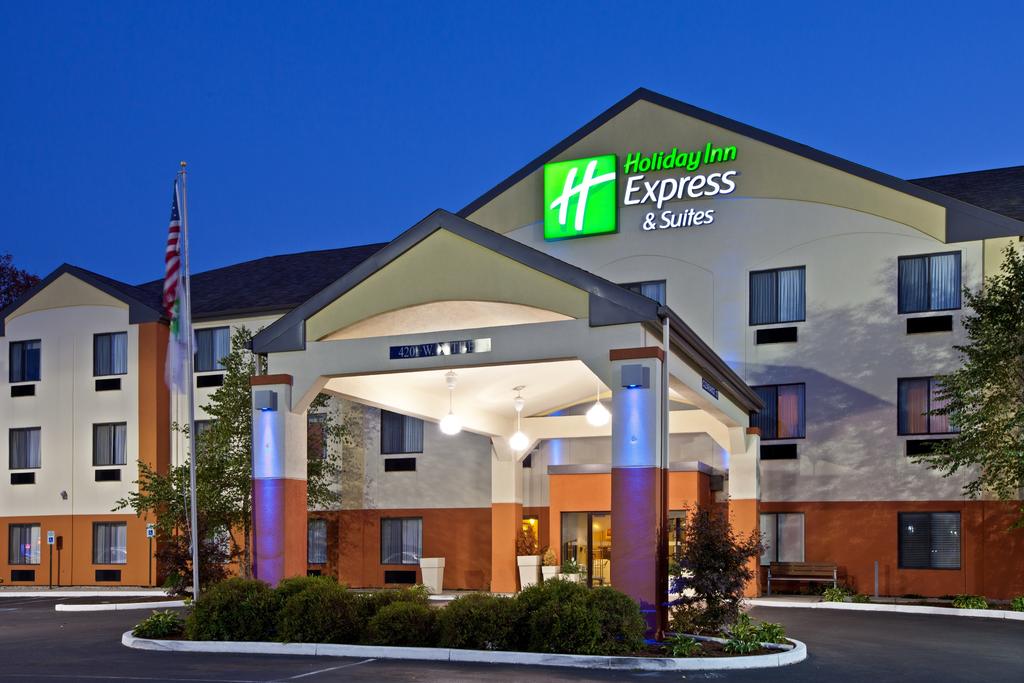 Holiday Inn Express Suites Muncie