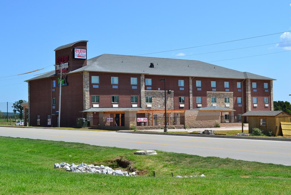 Red River Inn and Suites