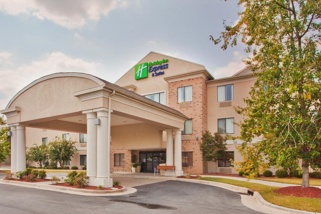 Holiday Inn Express Suites Kinston